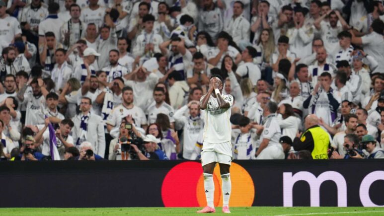 التوتر يتصاعد.. غرفة ملابس ريال مدريد تنقلب على فينيسيوس